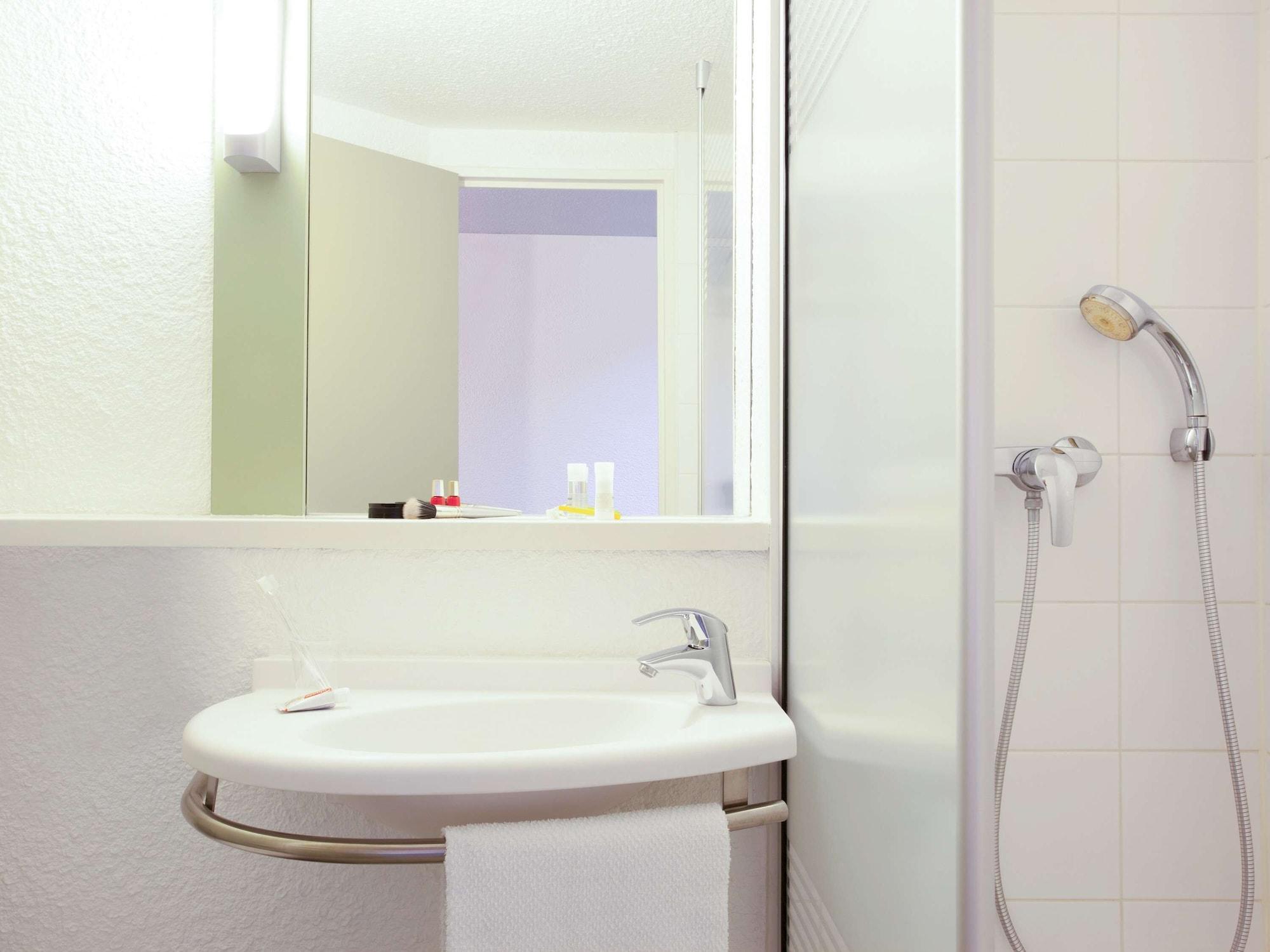 Ibis Budget Tarbes Exterior photo
