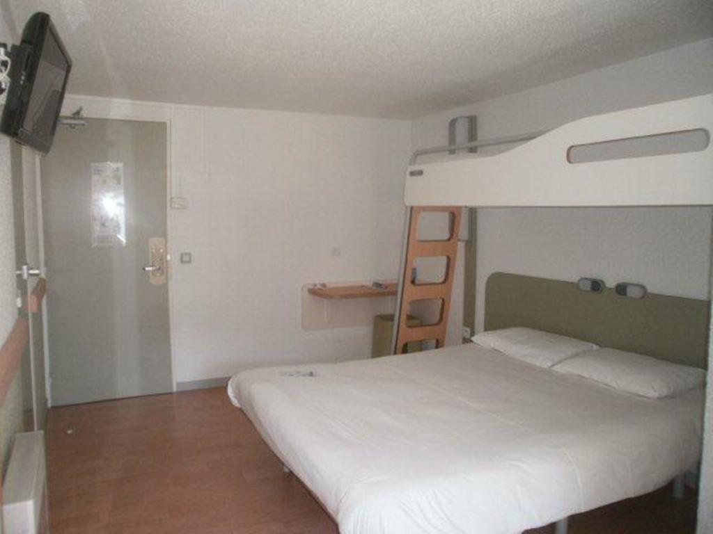 Ibis Budget Tarbes Room photo